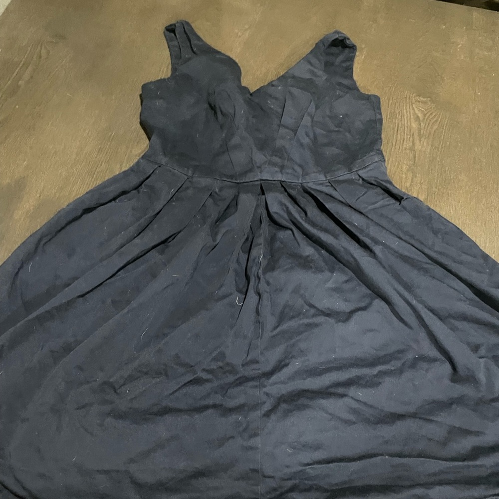 Navy blue knee link dress, V shaped neckline
